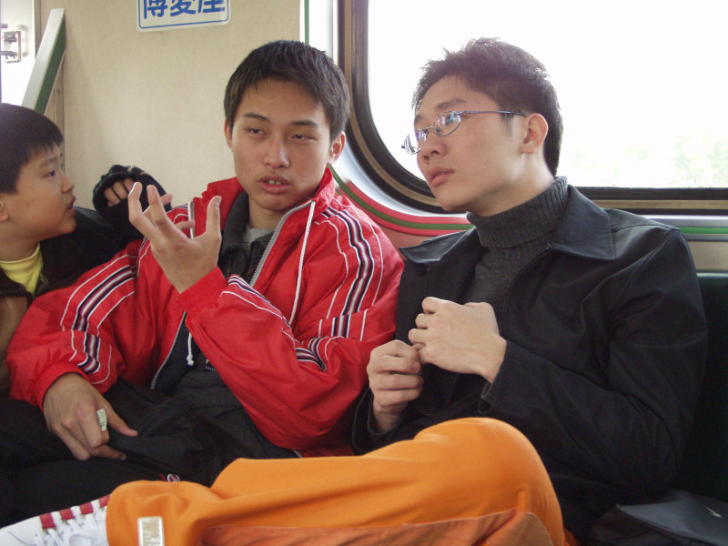 台灣鐵路旅遊攝影電車-區間車交談的旅客2003攝影照片26