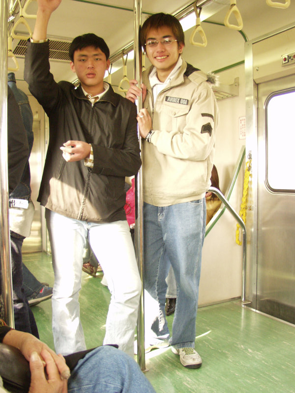 台灣鐵路旅遊攝影電車-區間車交談的旅客2004攝影照片201