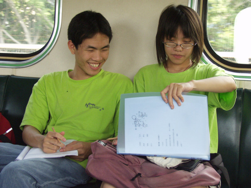 台灣鐵路旅遊攝影電車-區間車交談的旅客2004攝影照片297