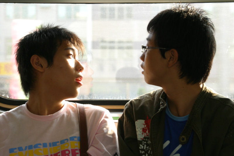 台灣鐵路旅遊攝影電車-區間車交談的旅客2005攝影照片38