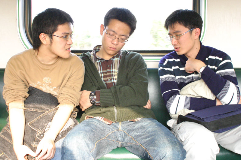 台灣鐵路旅遊攝影電車-區間車交談的旅客2005攝影照片343