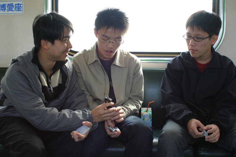 台灣鐵路旅遊攝影電車-區間車交談的旅客2005攝影照片367