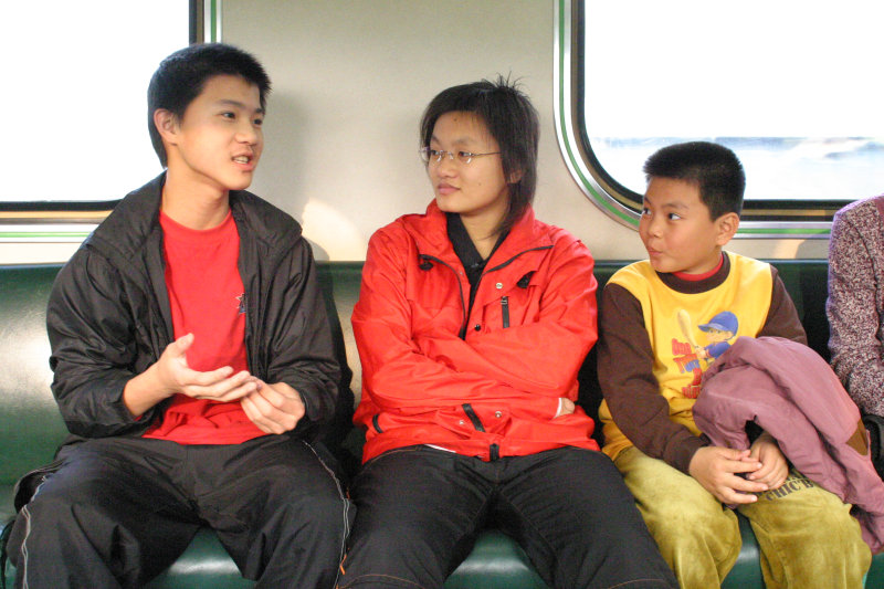 台灣鐵路旅遊攝影電車-區間車交談的旅客2005攝影照片396
