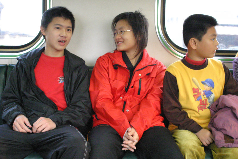 台灣鐵路旅遊攝影電車-區間車交談的旅客2005攝影照片402