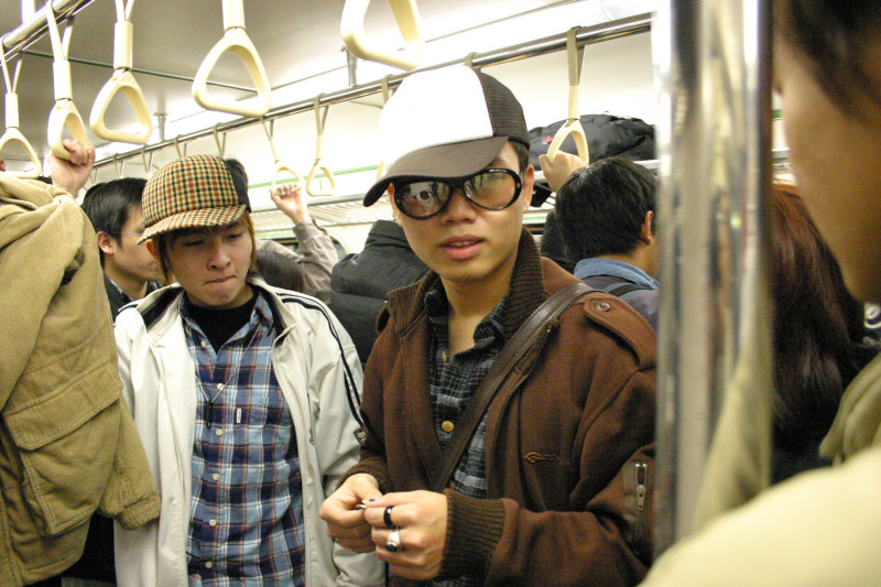 台灣鐵路旅遊攝影電車-區間車交談的旅客2005攝影照片489