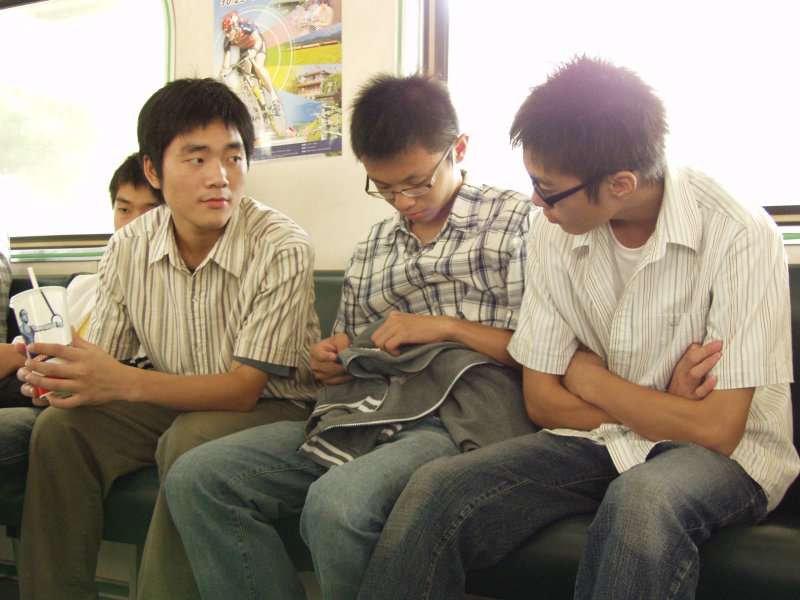 台灣鐵路旅遊攝影電車-區間車交談的旅客2005攝影照片687