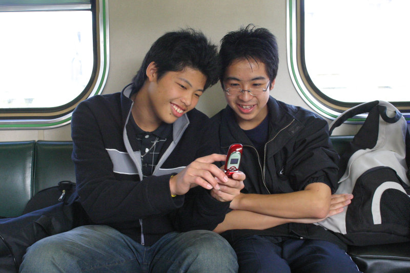 台灣鐵路旅遊攝影電車-區間車交談的旅客2006攝影照片41