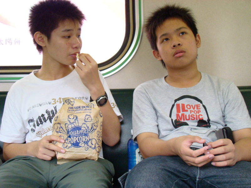 台灣鐵路旅遊攝影電車-區間車交談的旅客2007攝影照片7
