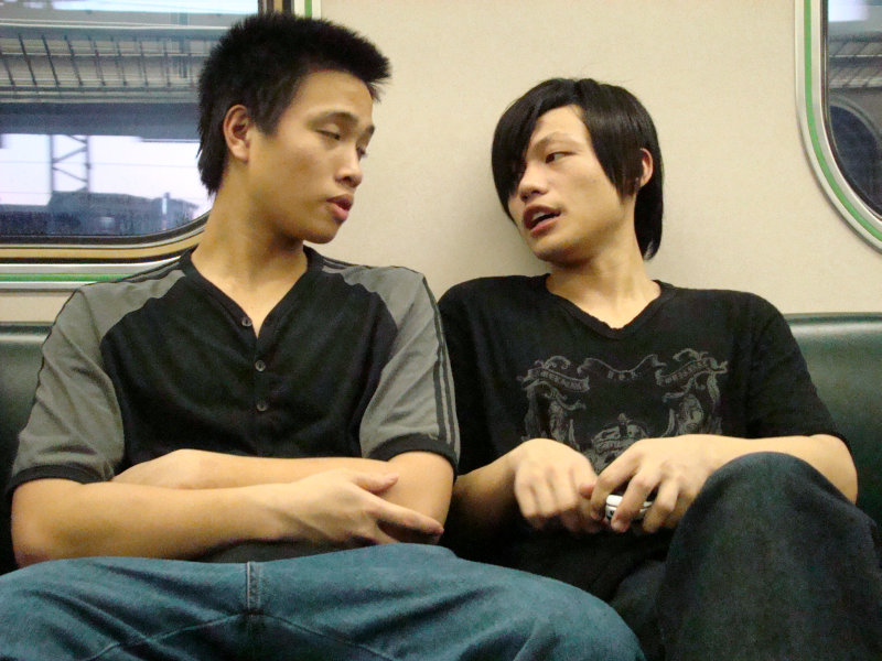 台灣鐵路旅遊攝影電車-區間車交談的旅客2007攝影照片27