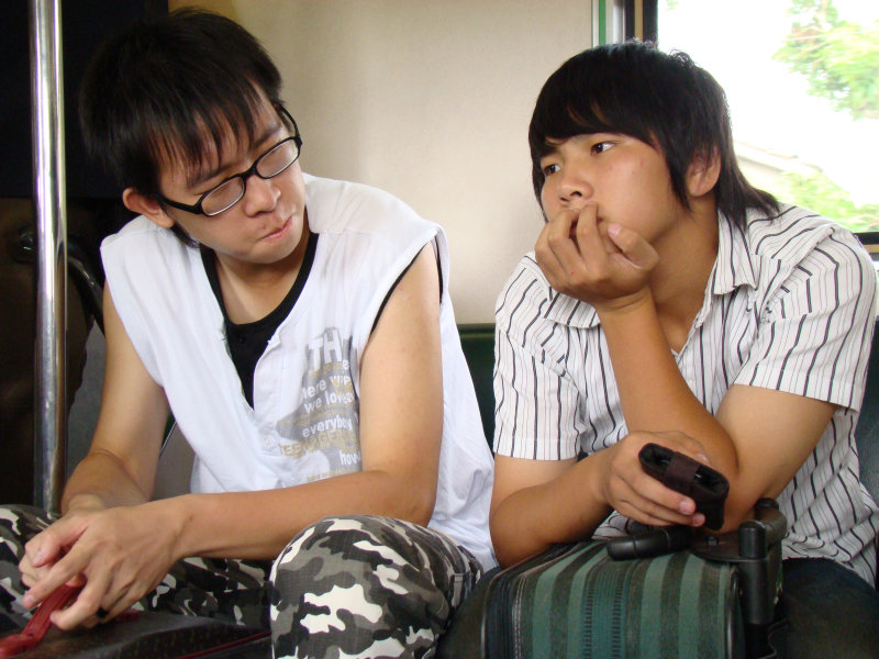 台灣鐵路旅遊攝影電車-區間車交談的旅客2007攝影照片189