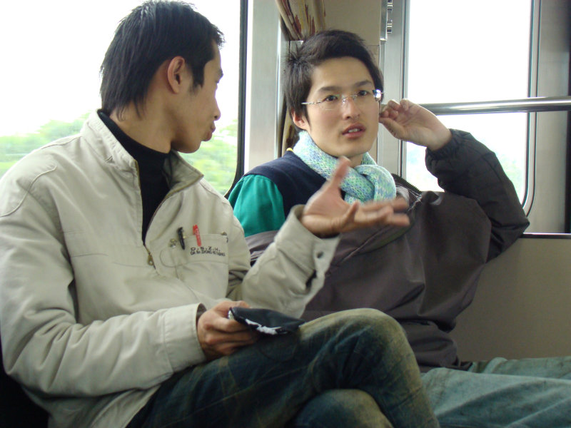 台灣鐵路旅遊攝影電車-區間車交談的旅客2008攝影照片5