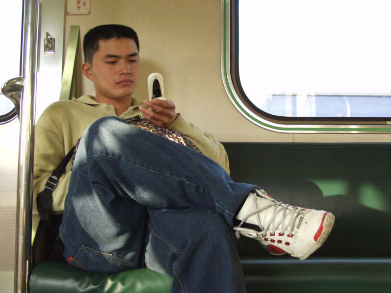 台灣鐵路旅遊攝影電車-區間車旅客特寫2004攝影照片53