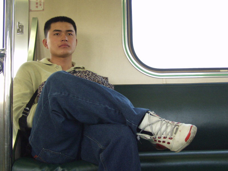 台灣鐵路旅遊攝影電車-區間車旅客特寫2004攝影照片56