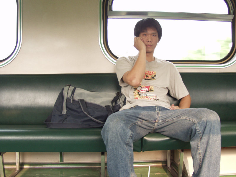 台灣鐵路旅遊攝影電車-區間車旅客特寫2004攝影照片67