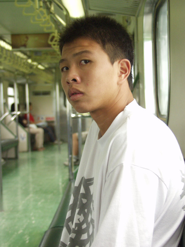 台灣鐵路旅遊攝影電車-區間車旅客特寫2004攝影照片72