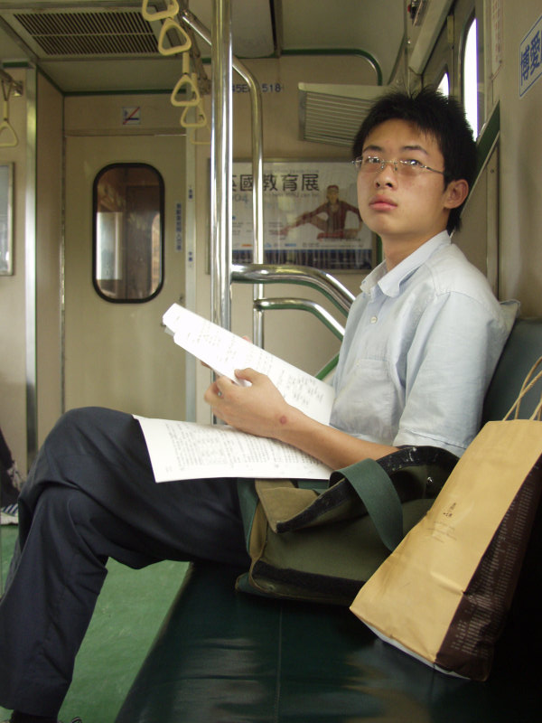 台灣鐵路旅遊攝影電車-區間車旅客特寫2004攝影照片75