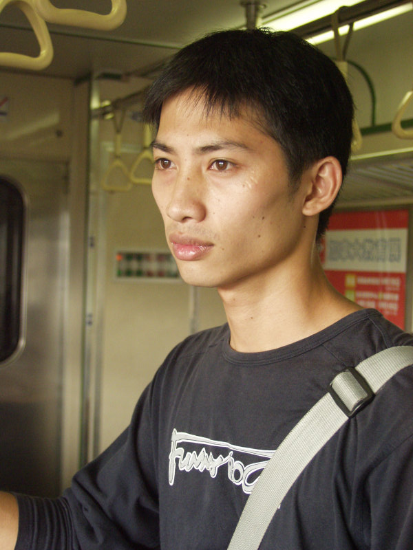 台灣鐵路旅遊攝影電車-區間車旅客特寫2004攝影照片79