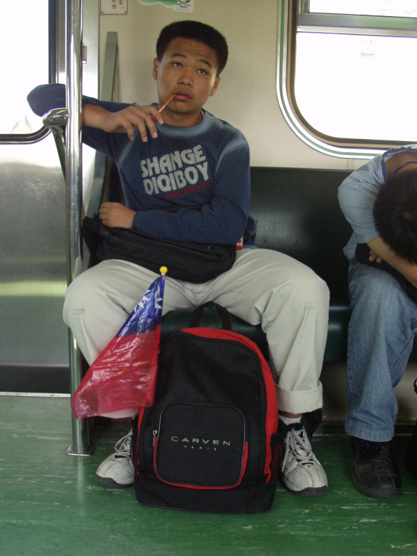 台灣鐵路旅遊攝影電車-區間車旅客特寫2004攝影照片82