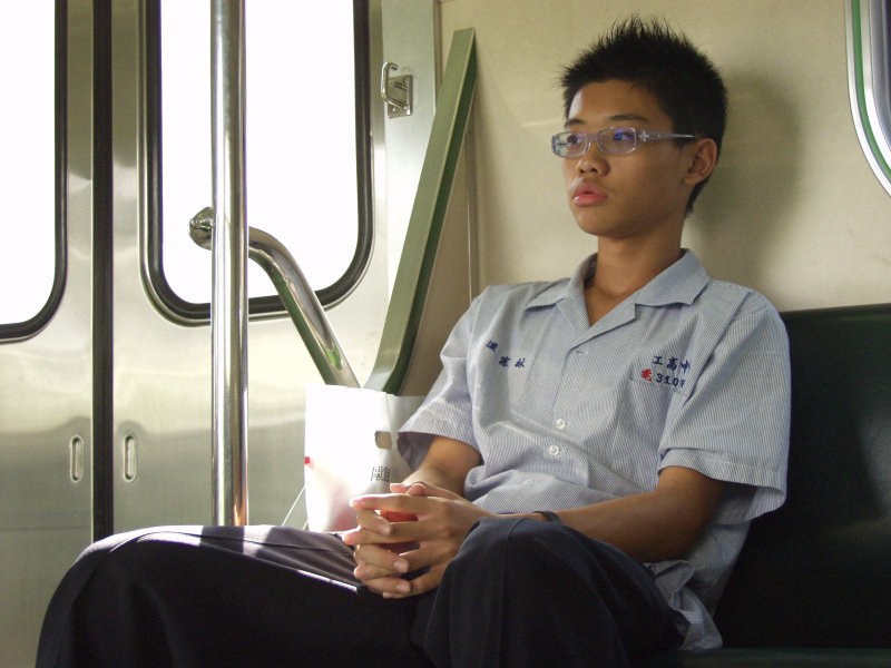台灣鐵路旅遊攝影電車-區間車旅客特寫2004攝影照片83