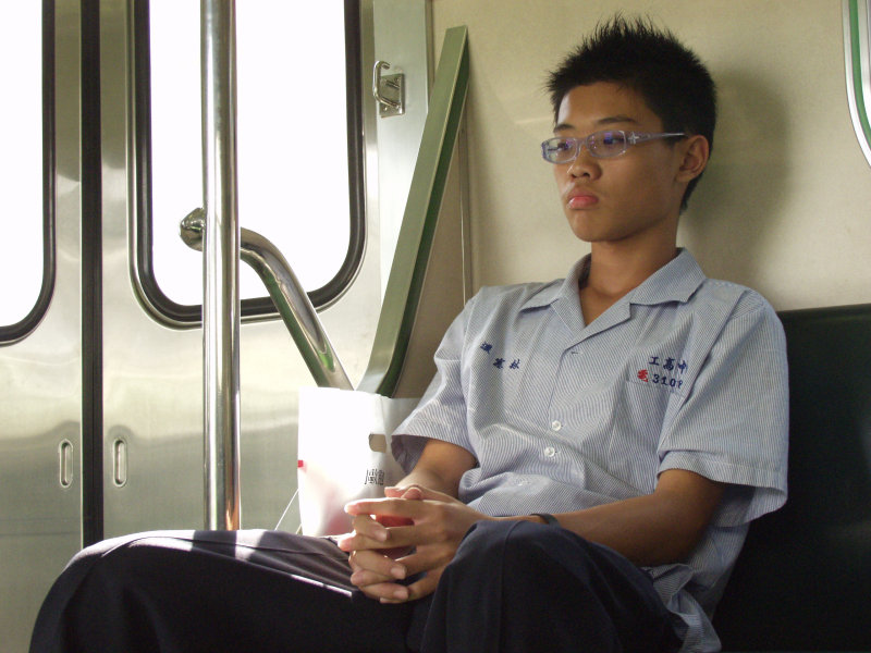 台灣鐵路旅遊攝影電車-區間車旅客特寫2004攝影照片84