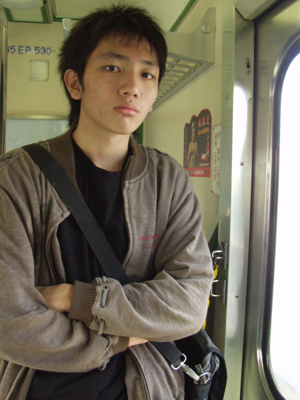 台灣鐵路旅遊攝影電車-區間車旅客特寫2004攝影照片85
