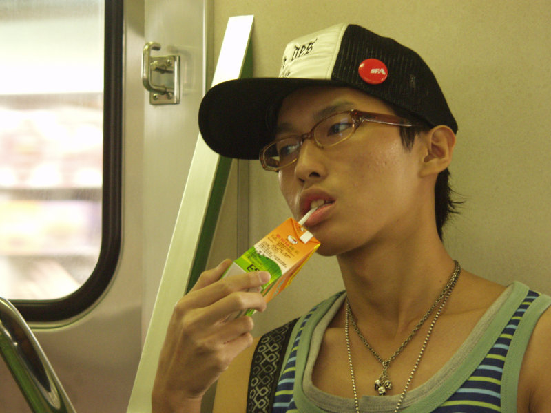 台灣鐵路旅遊攝影電車-區間車旅客特寫2004攝影照片96