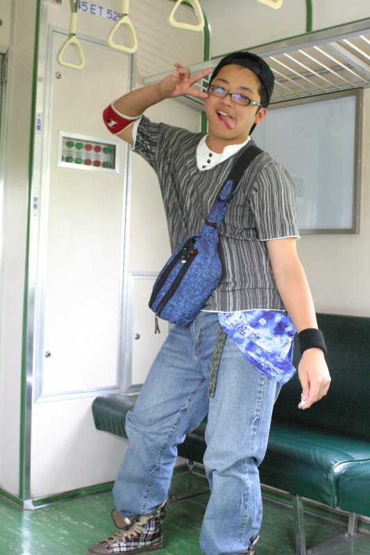 台灣鐵路旅遊攝影電車-區間車旅客特寫2005攝影照片27