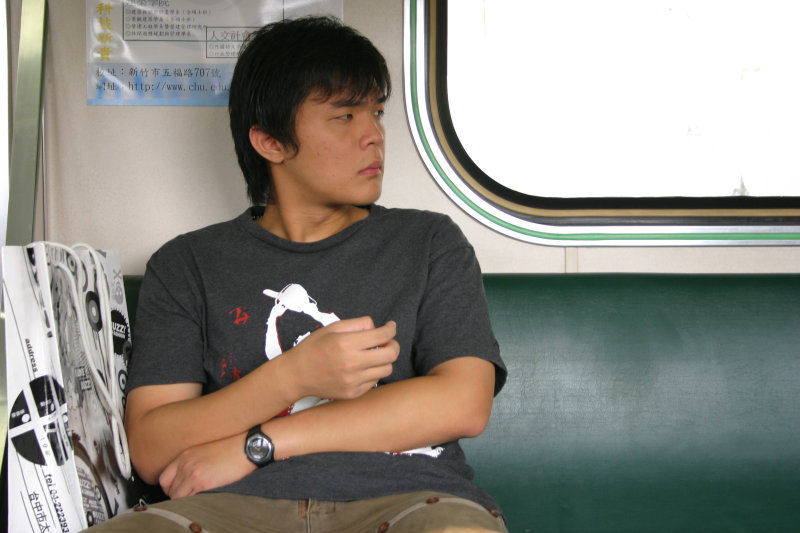 台灣鐵路旅遊攝影電車-區間車旅客特寫2005攝影照片51