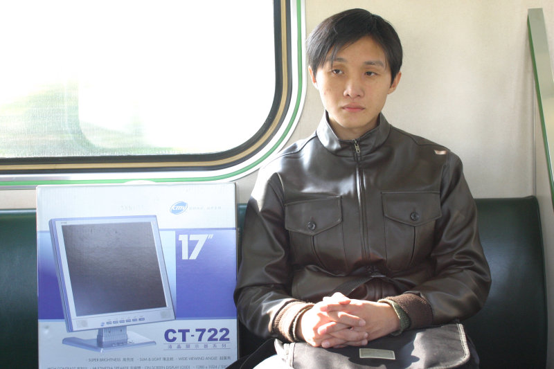 台灣鐵路旅遊攝影電車-區間車旅客特寫2005攝影照片94