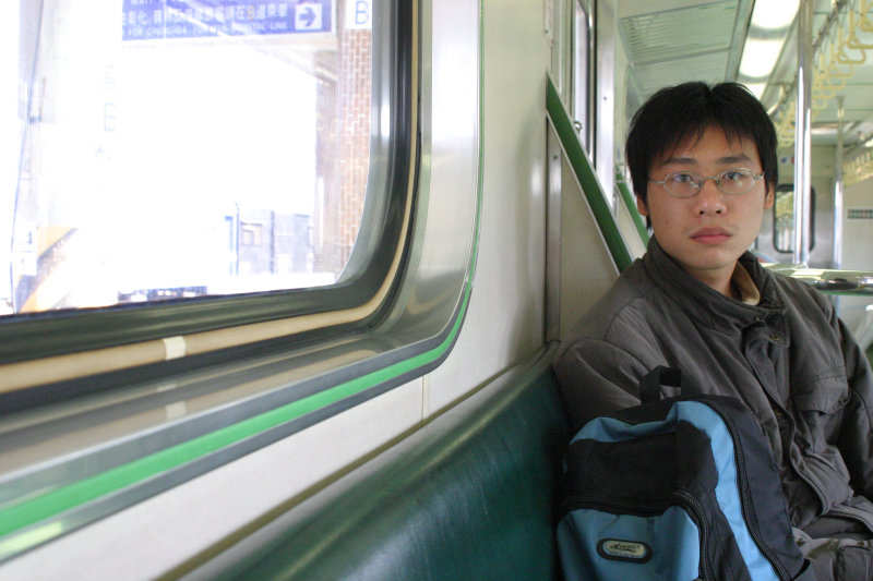 台灣鐵路旅遊攝影電車-區間車旅客特寫2005攝影照片119