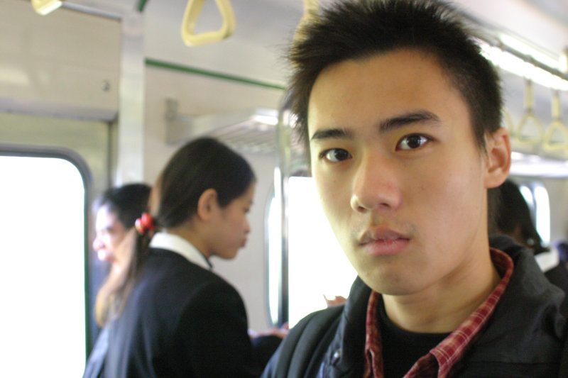 台灣鐵路旅遊攝影電車-區間車旅客特寫2005攝影照片174