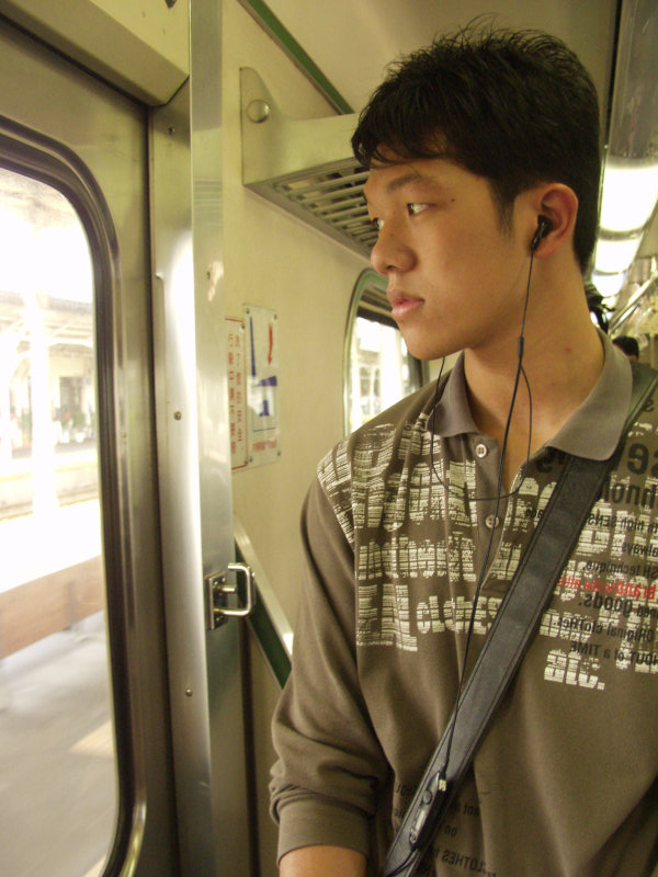 台灣鐵路旅遊攝影電車-區間車旅客特寫2005攝影照片253