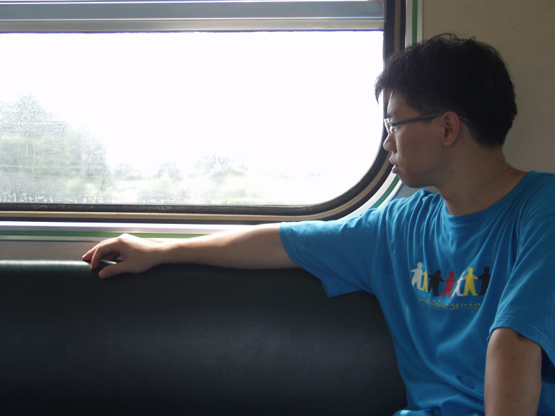 台灣鐵路旅遊攝影電車-區間車旅客特寫2005攝影照片302
