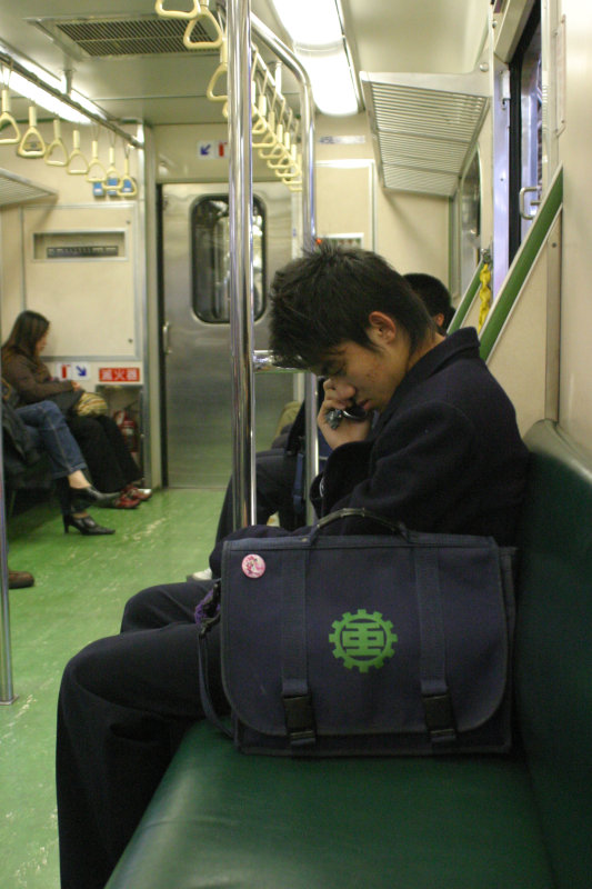 台灣鐵路旅遊攝影電車-區間車旅客特寫2006攝影照片5