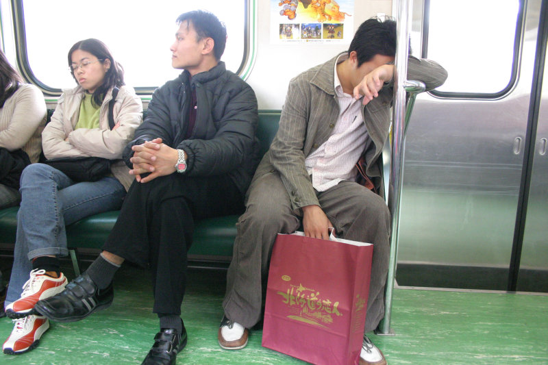 台灣鐵路旅遊攝影電車-區間車旅客特寫2006攝影照片31
