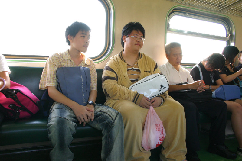 台灣鐵路旅遊攝影電車-區間車旅客特寫2006攝影照片41