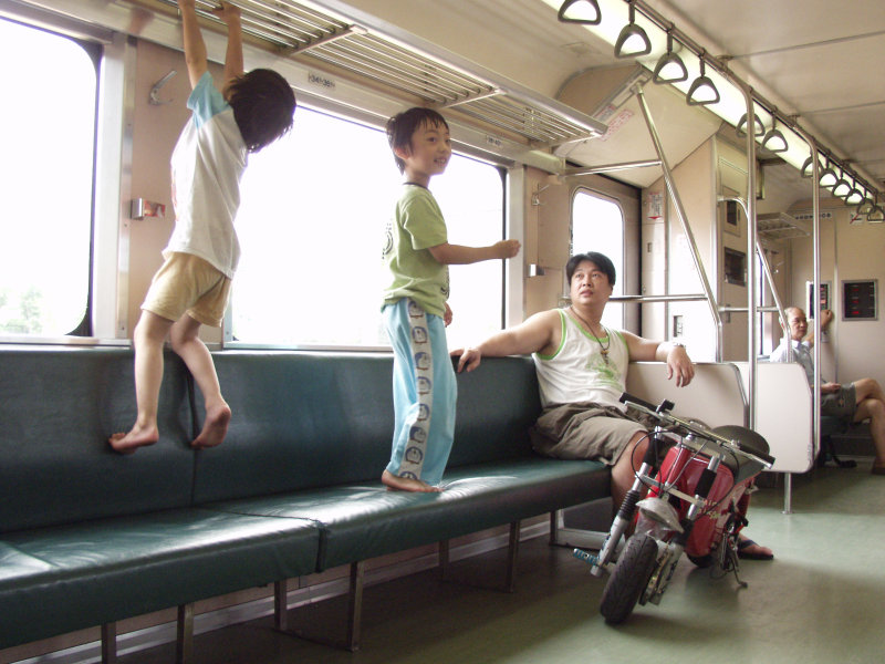 台灣鐵路旅遊攝影電車-區間車旅客特寫2006攝影照片138