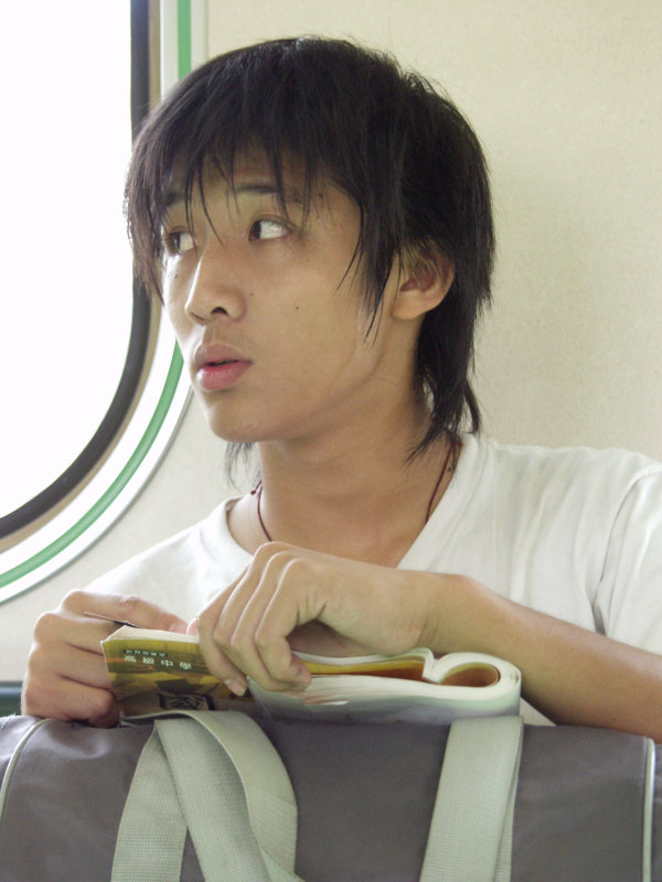 台灣鐵路旅遊攝影電車-區間車旅客特寫2006攝影照片201