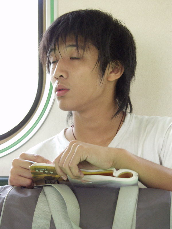 台灣鐵路旅遊攝影電車-區間車旅客特寫2006攝影照片204