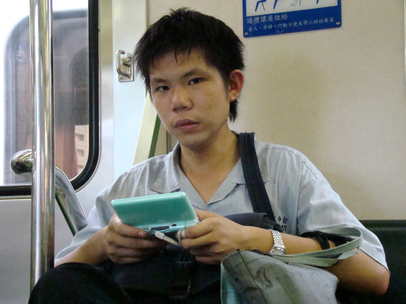 台灣鐵路旅遊攝影電車-區間車旅客特寫2007攝影照片49