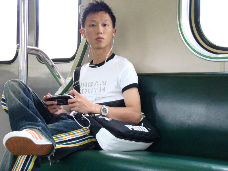 台灣鐵路旅遊攝影電車-區間車旅客特寫2007攝影照片59