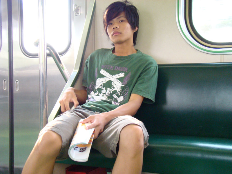 台灣鐵路旅遊攝影電車-區間車旅客特寫2007攝影照片126