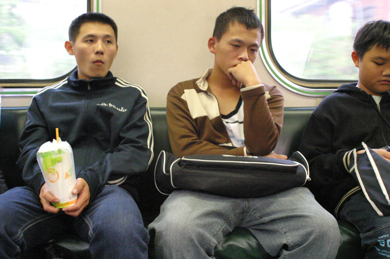 台灣鐵路旅遊攝影電車-區間車旅客特寫2007攝影照片162