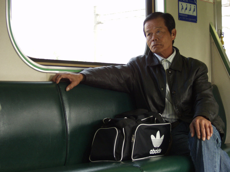 台灣鐵路旅遊攝影電車-區間車旅客特寫2007攝影照片170