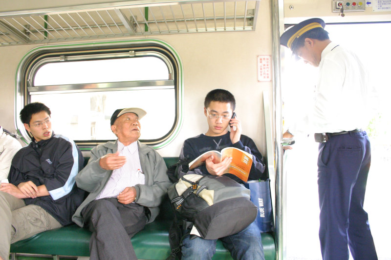 台灣鐵路旅遊攝影電車-區間車旅客篇2005攝影照片69