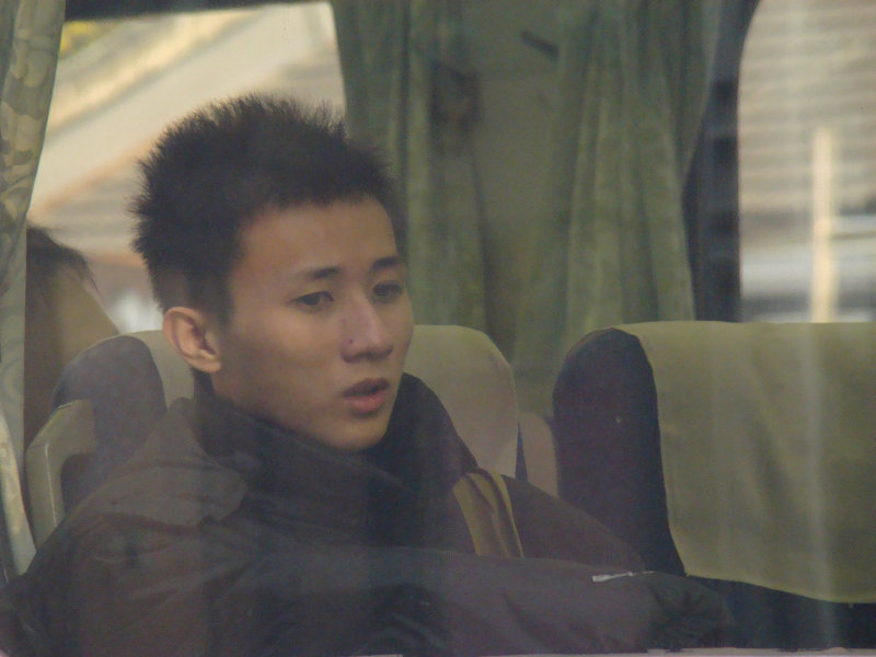 台灣鐵路旅遊攝影電車-區間車窗戶旁的旅客攝影照片23