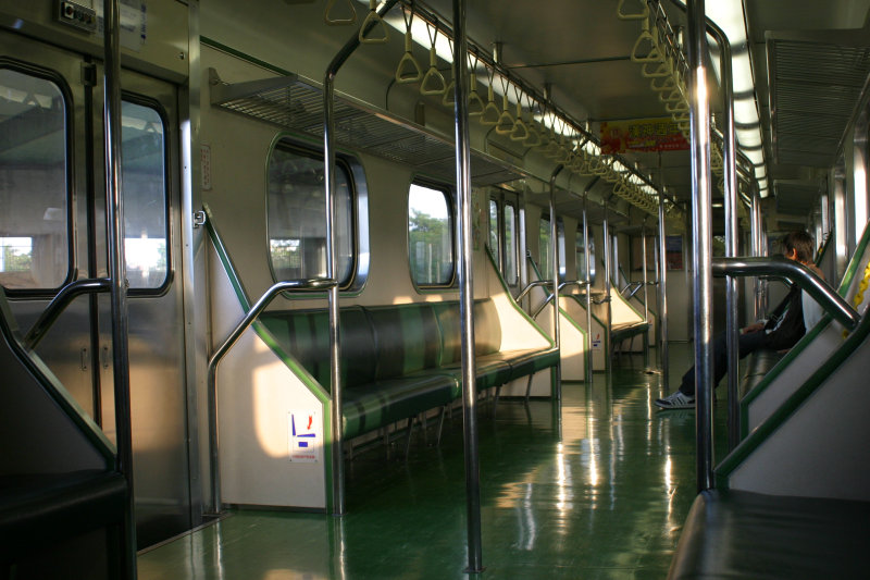 台灣鐵路旅遊攝影電車-區間車行車特寫攝影照片55