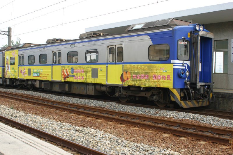 台灣鐵路旅遊攝影電車-區間車行車特寫攝影照片56