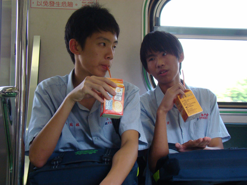 台灣鐵路旅遊攝影街拍帥哥20090418攝影照片5