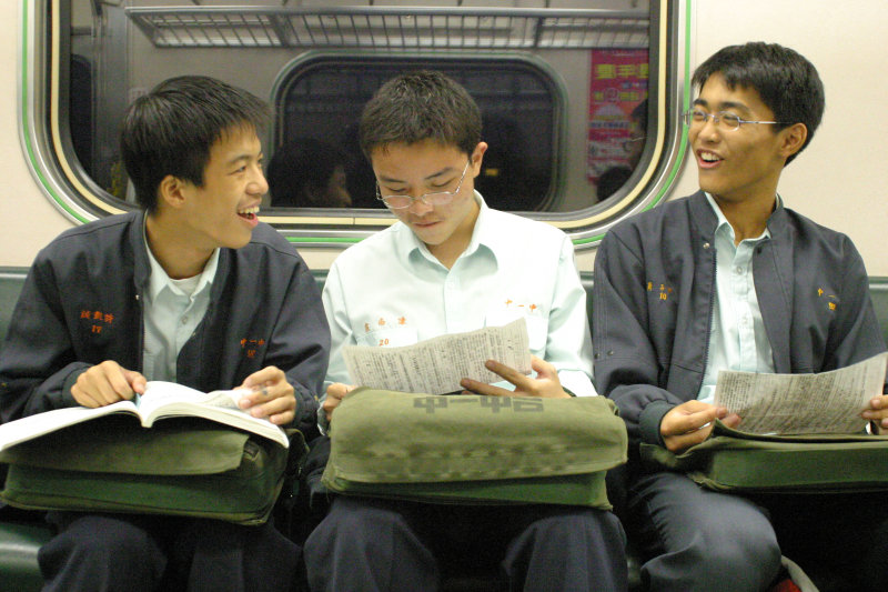 台灣鐵路旅遊攝影街拍帥哥台中一中2004-11-15攝影照片3